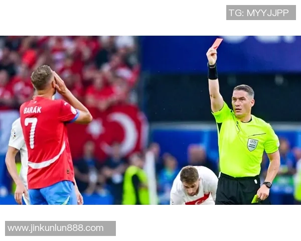 德甲激战：巴黎圣日耳曼逆转那不勒斯争议判罚引发全场热议