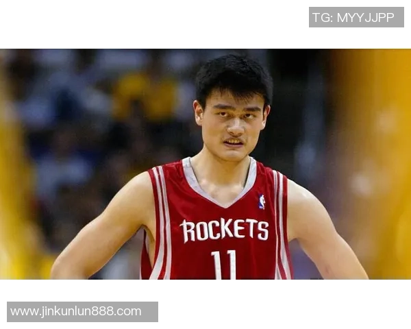 小姚明盖帽展现篮球天赋引发热议年轻球员的未来之星崛起之路