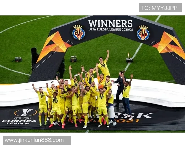 欧联杯曼联与里昂激战成和点球大战引发全场热烈反响