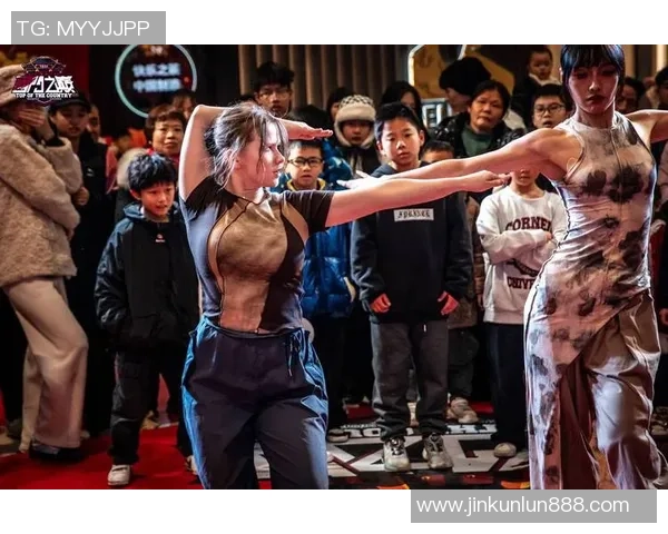 街舞纪实：见证成都街舞队从默默无闻到璀璨舞台的成长历程