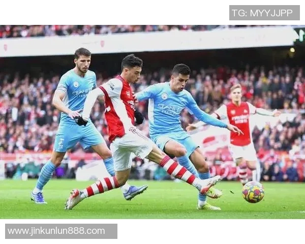 友谊赛精彩对决曼城与阿森纳战成平局全场瞬间引发热烈反响