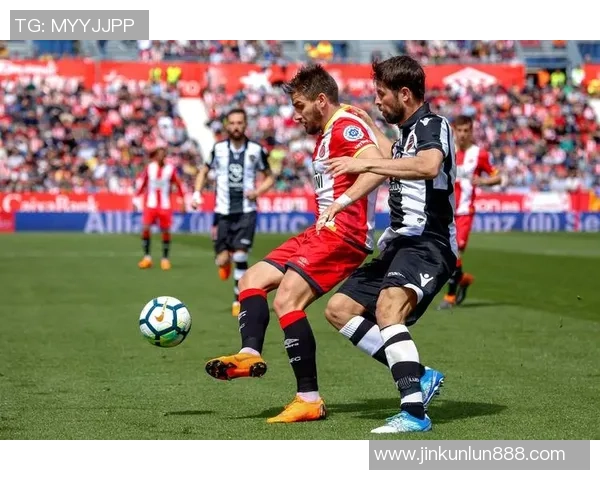 德甲焦点战皇马小胜巴萨红牌事件引发全场热议与转会传闻