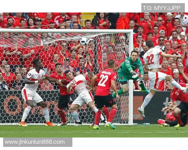 拜仁狂胜尤文图斯6-2补时进球点燃友谊赛激情瞬间