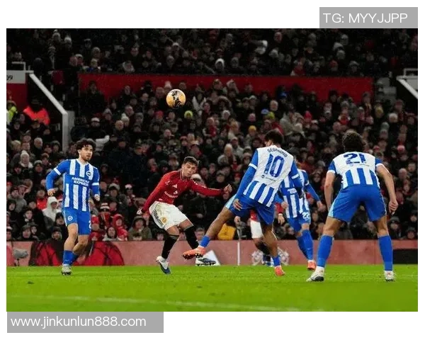 欧联杯曼联逆袭拜仁3-0争议判罚引发全场热议 欧联杯曼联逆袭拜仁3-0争议判罚引发全场热议