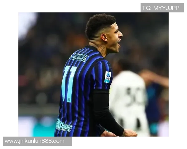 欧联杯曼联大胜国米乌龙球引发争议判罚全场沸腾 欧联杯曼联大胜国米乌龙球引发争议判罚全场沸腾