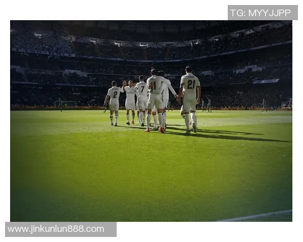 英超焦点战曼城与巴黎圣日耳曼战平乌龙球瞬间引发全场热议 英超焦点战曼城与巴黎圣日耳曼战平乌龙球瞬间引发全场热议