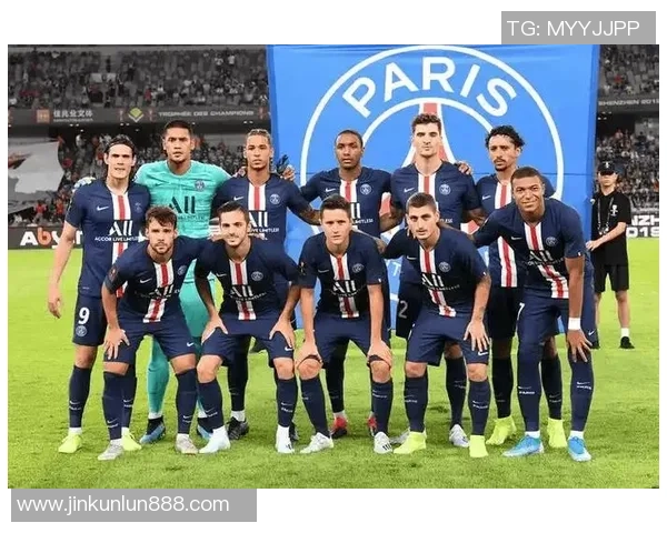 意甲激战尤文图斯与巴黎圣日耳曼战成平局帽子戏法引发全场热潮 意甲激战尤文图斯与巴黎圣日耳曼战成平局帽子戏法引发全场热潮