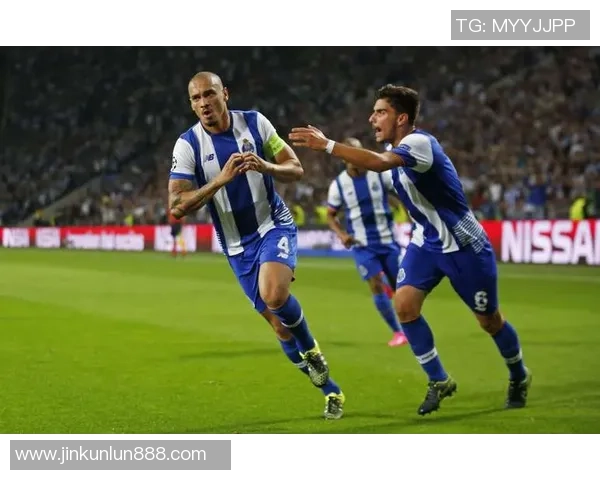 足总杯惊天冷门波尔图狂胜AC米兰五球引发全场震动