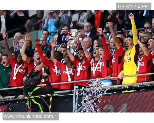 国王杯决战巴萨狂胜曼联6-2战术解析与精彩瞬间回顾