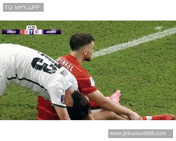 中超激战皇马与里昂鏖战至平局绝杀瞬间引发全场热烈反响