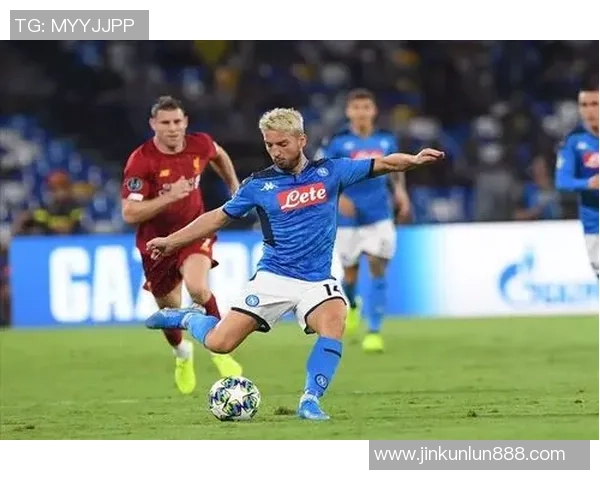 国王杯激战那不勒斯与利物浦平局争议判罚引发全场热议