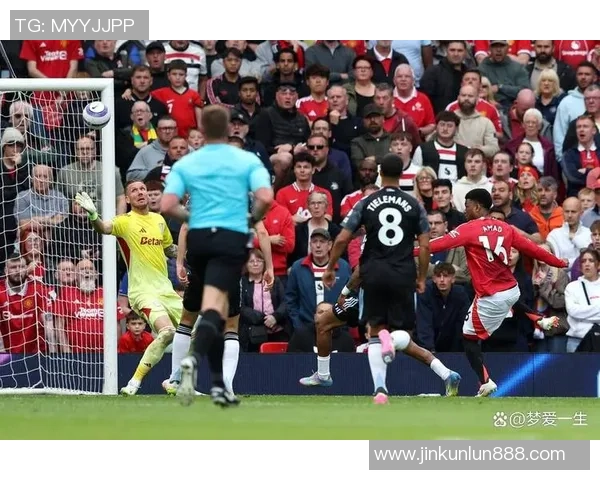 欧冠历史冷门曼联大胜巴萨红牌事件引发全场热议